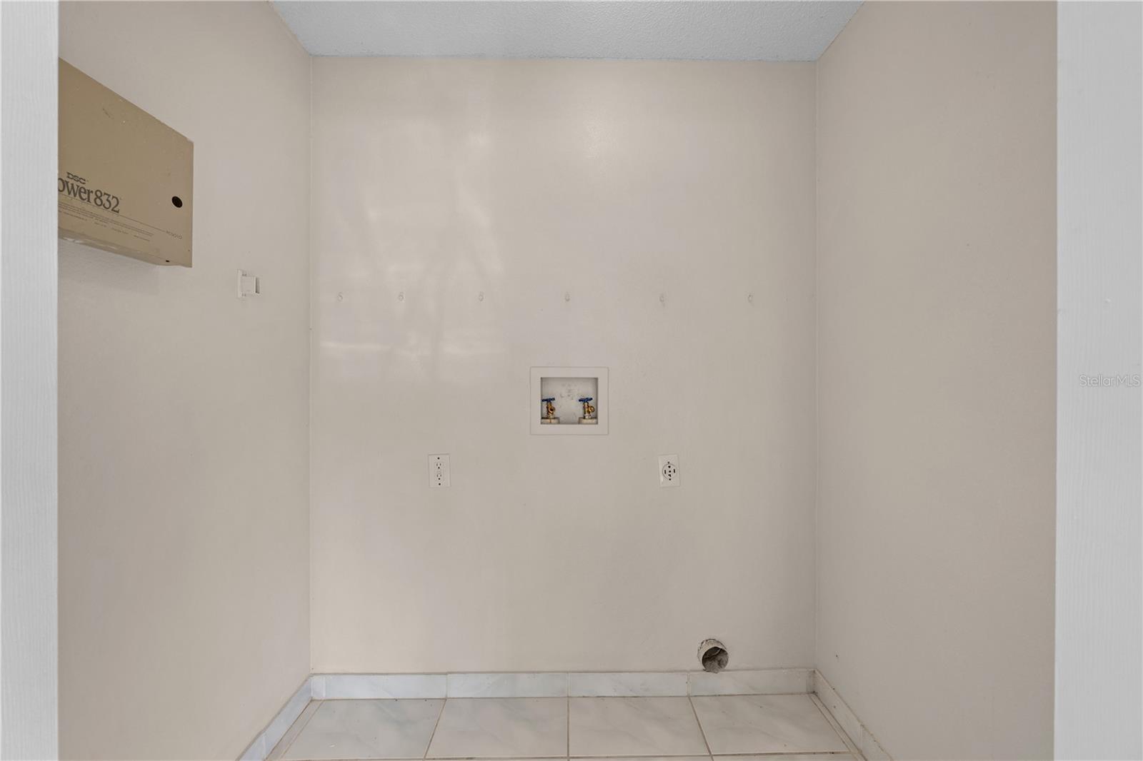 Image 28 of 39 For 2413 Sonja Court