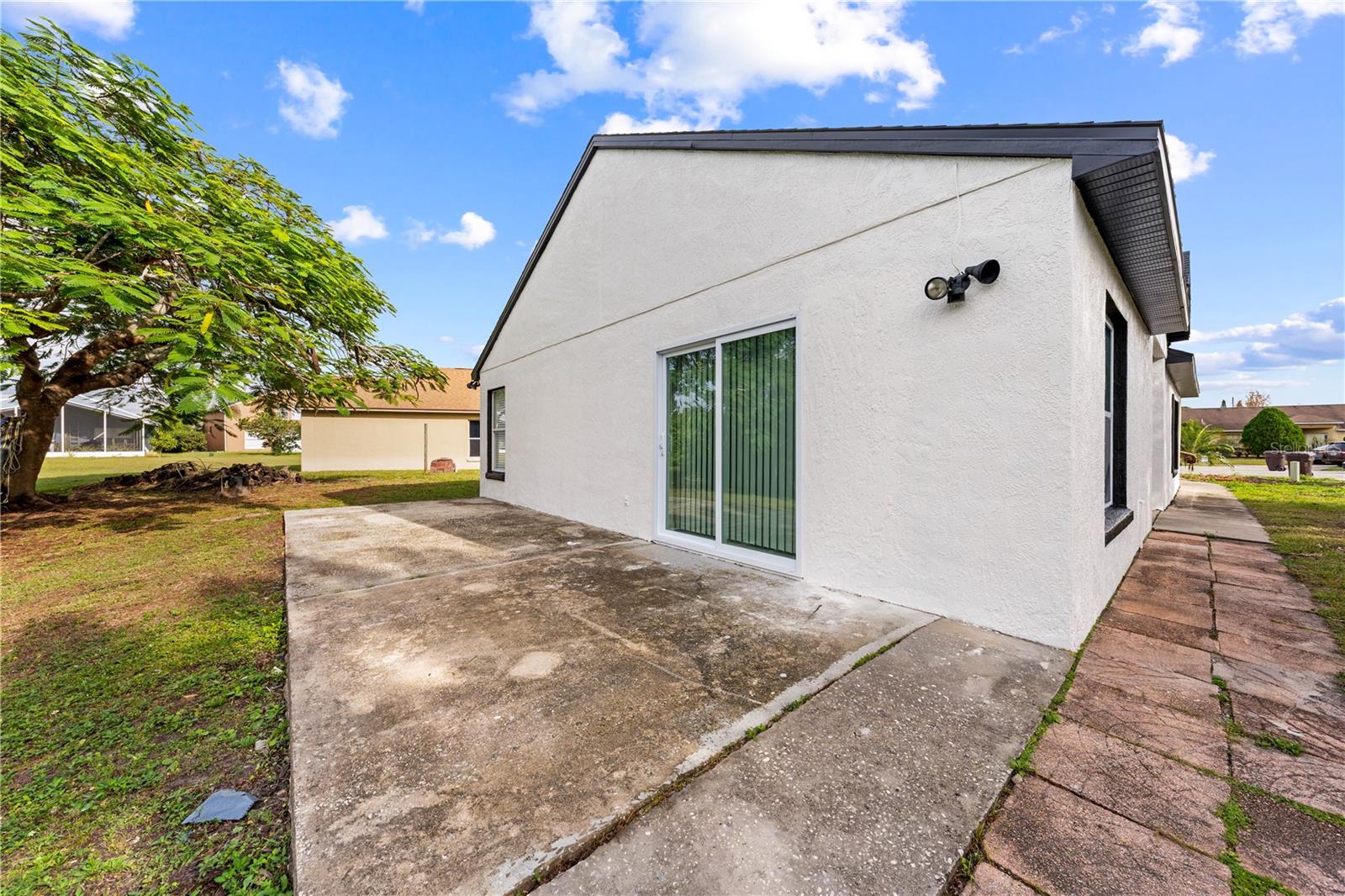 Image 32 of 39 For 2413 Sonja Court