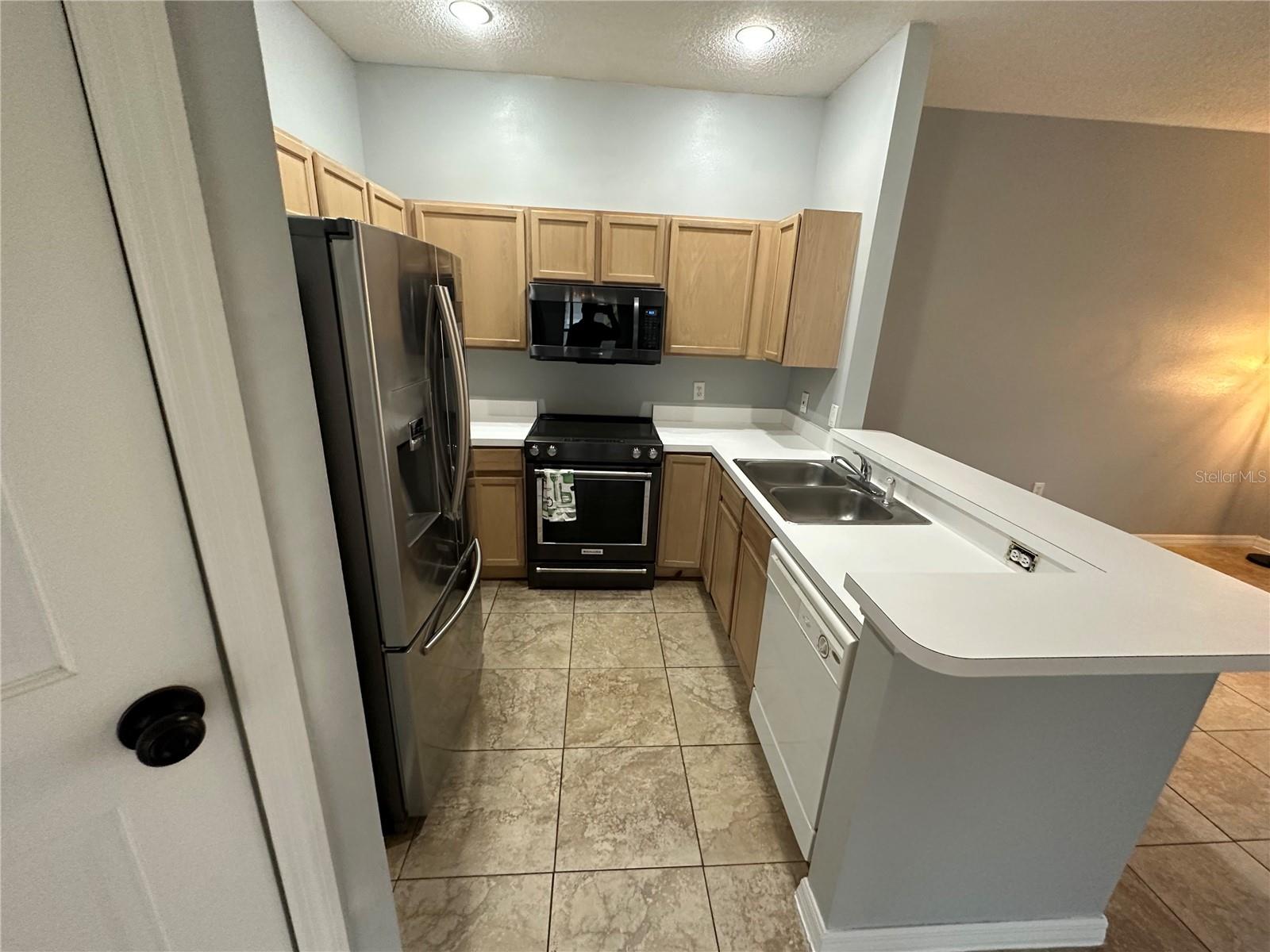 Image 14 of 39 For 14572 Laguna Beach Circle