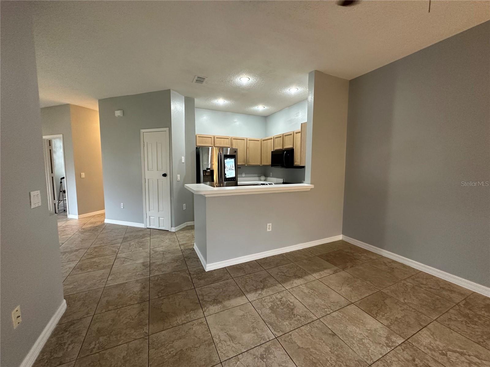 Image 17 of 39 For 14572 Laguna Beach Circle