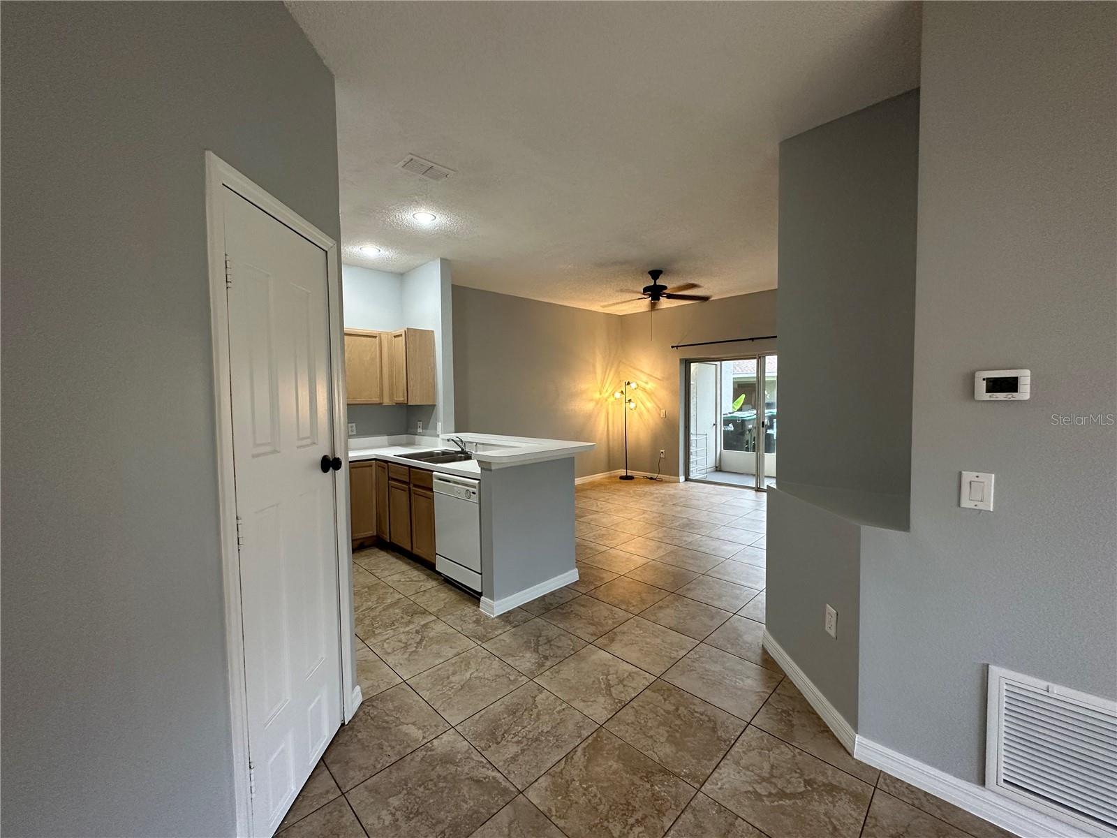 Image 19 of 39 For 14572 Laguna Beach Circle