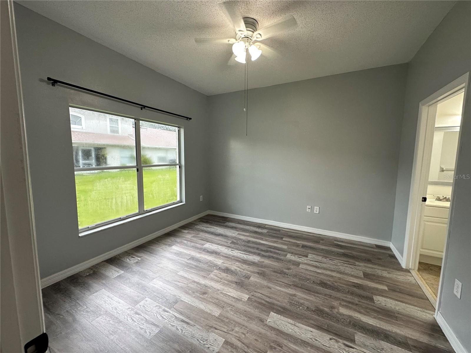 Image 22 of 39 For 14572 Laguna Beach Circle