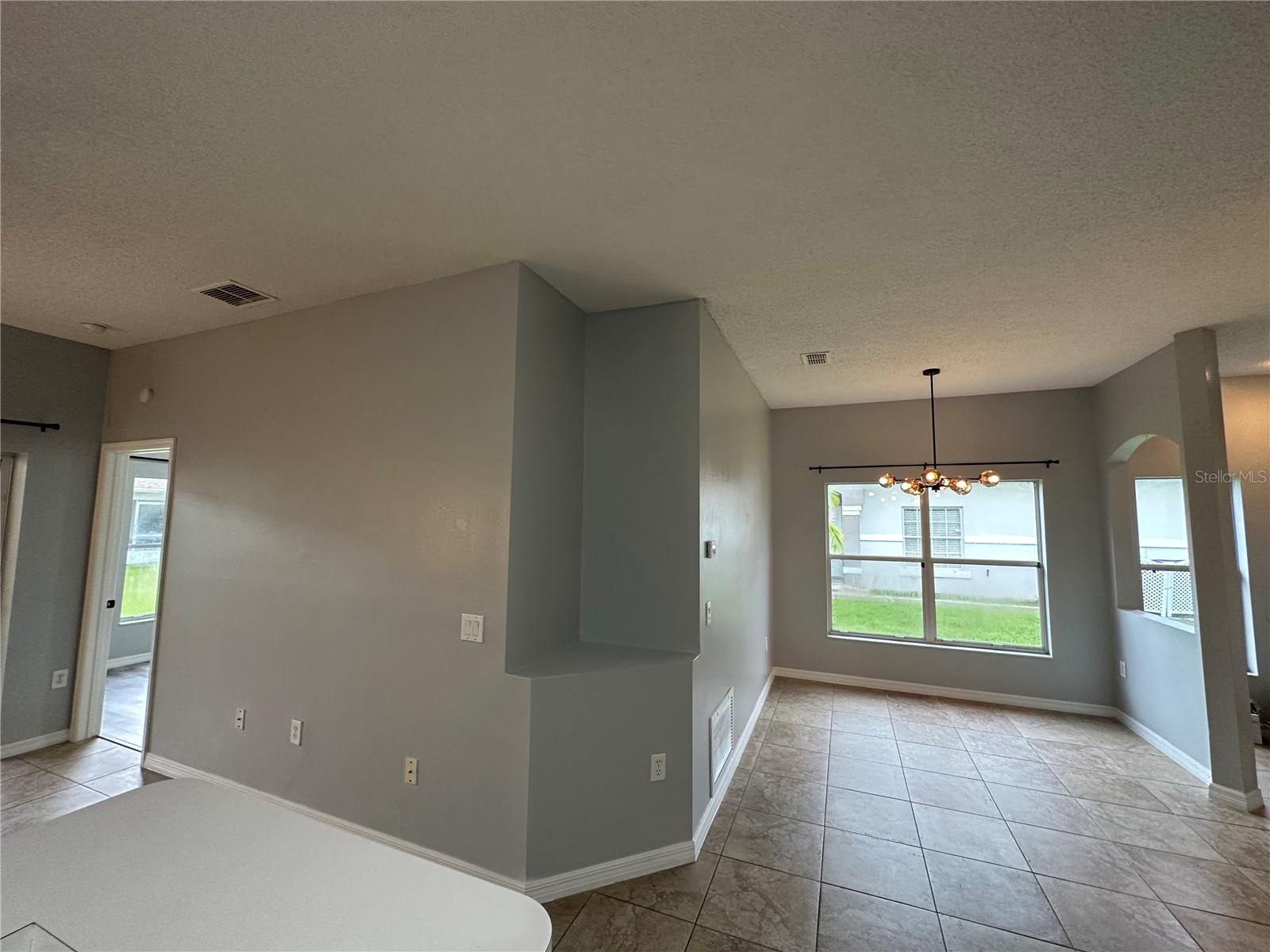 Image 27 of 39 For 14572 Laguna Beach Circle