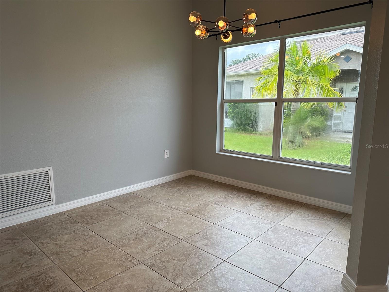 Image 29 of 39 For 14572 Laguna Beach Circle