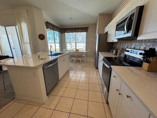 Image 10 of 35 For 8212 Fan Palm Way