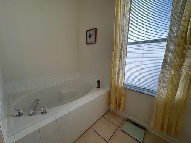 Image 17 of 35 For 8212 Fan Palm Way