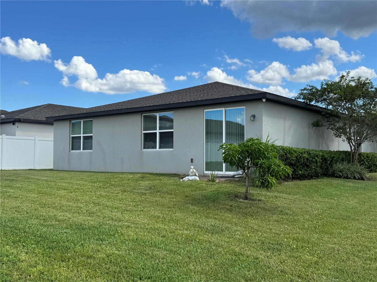 Image 3 of 4 For 105 Towns Circle