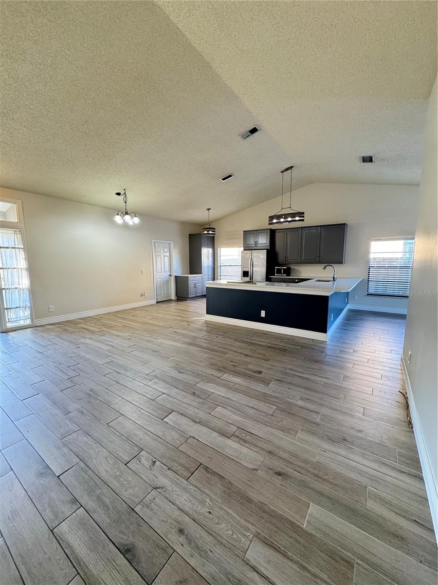 Image 2 of 25 For 1027 Whittier Circle