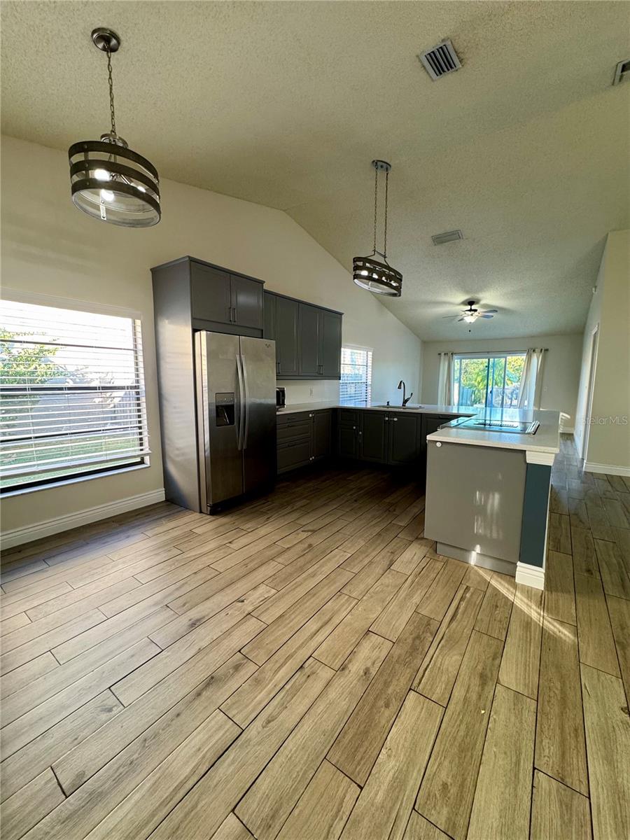 Image 3 of 25 For 1027 Whittier Circle