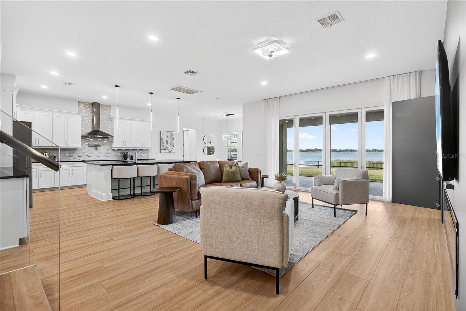 Image 11 of 100 For 16689 Broadwater Avenue