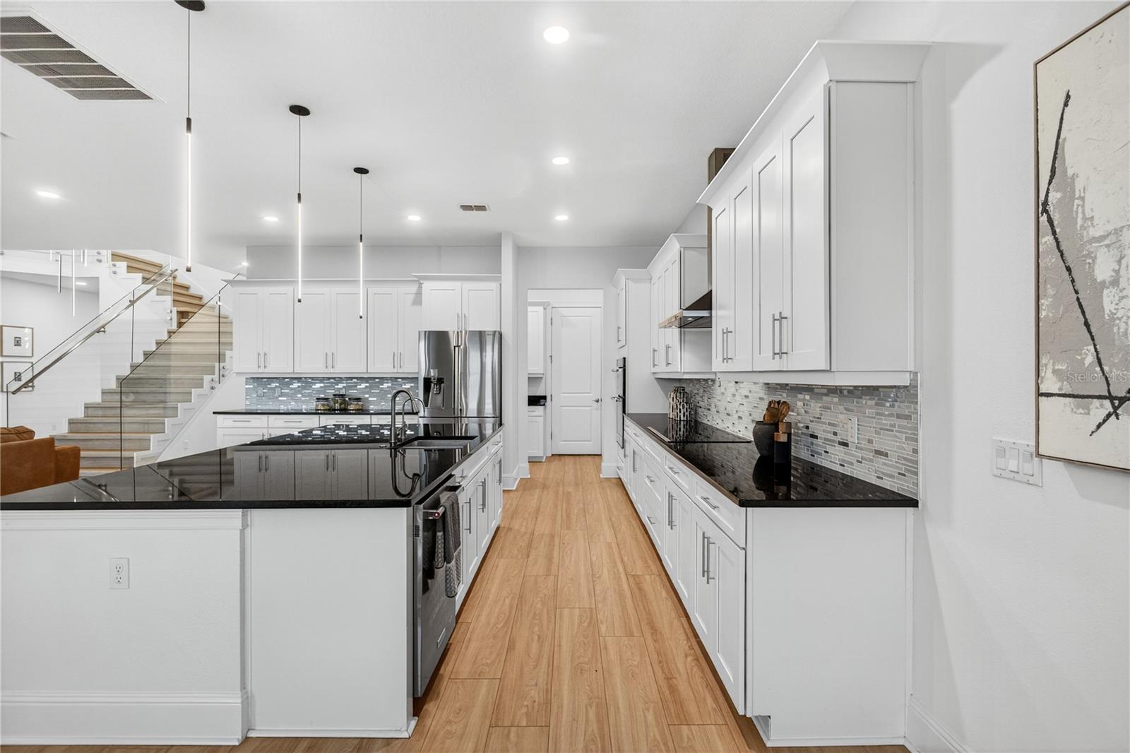 Image 21 of 100 For 16689 Broadwater Avenue