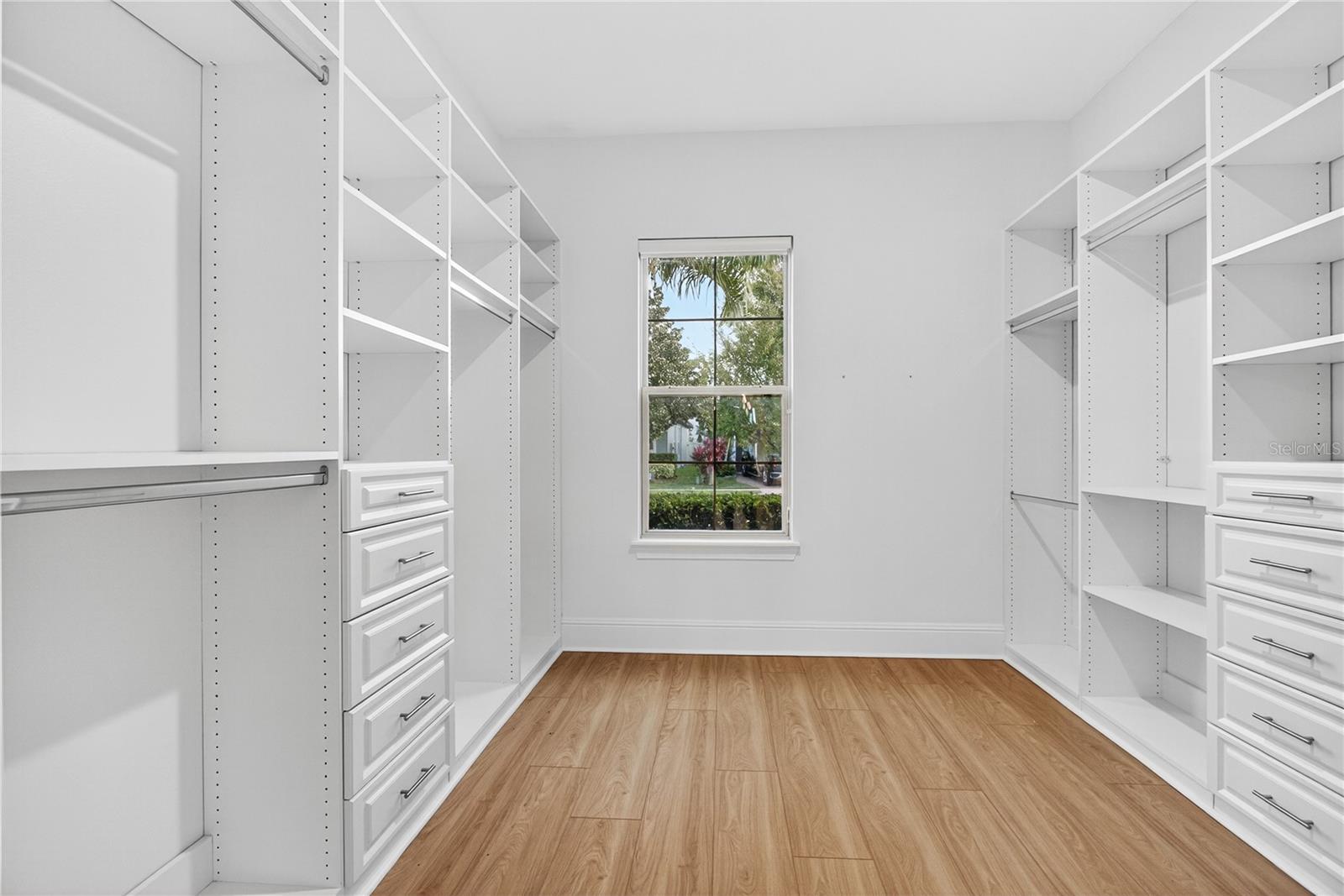 Image 42 of 100 For 16689 Broadwater Avenue