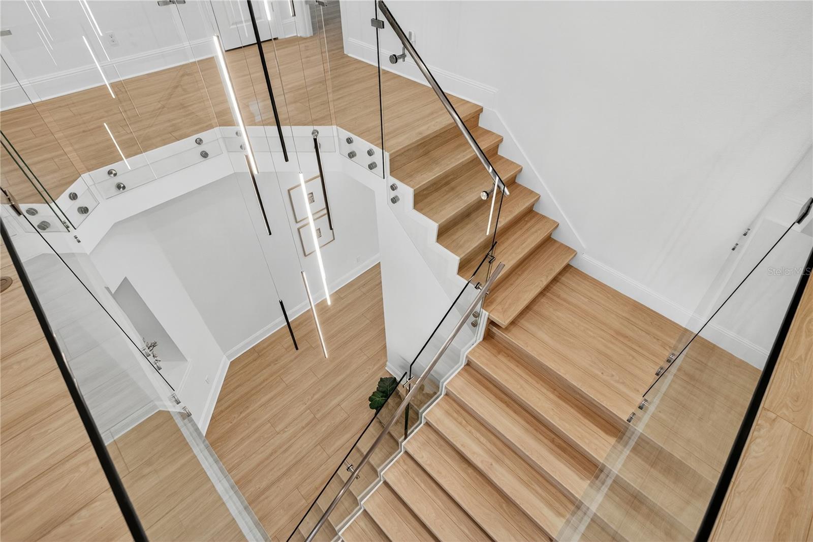 Image 52 of 100 For 16689 Broadwater Avenue