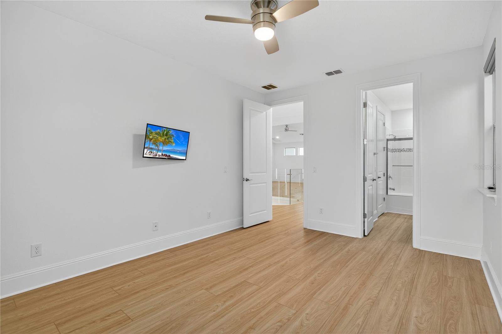 Image 59 of 100 For 16689 Broadwater Avenue