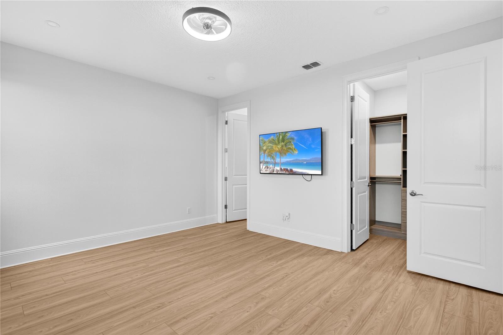 Image 63 of 100 For 16689 Broadwater Avenue