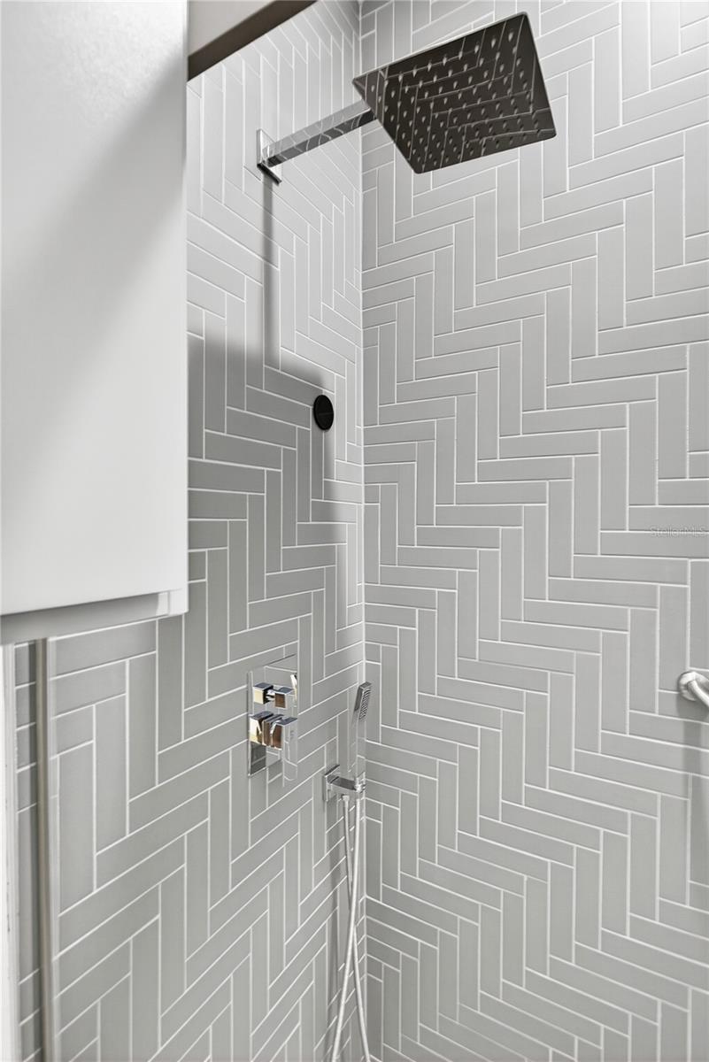 Image 65 of 100 For 16689 Broadwater Avenue