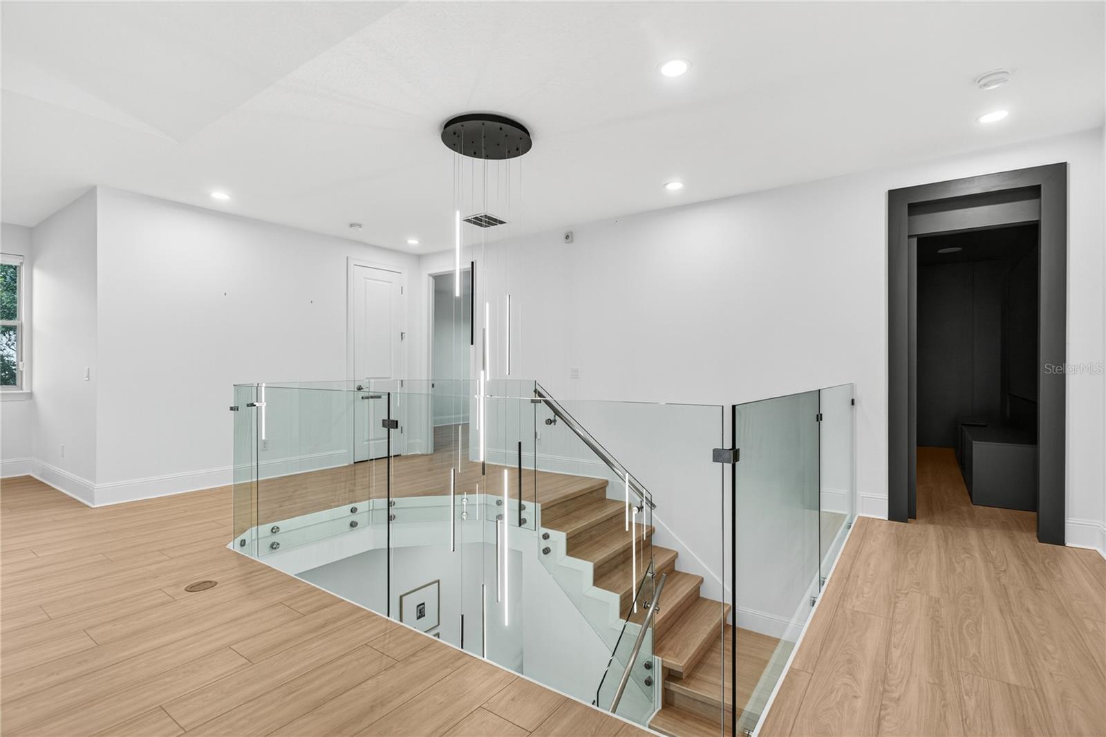 Image 69 of 100 For 16689 Broadwater Avenue