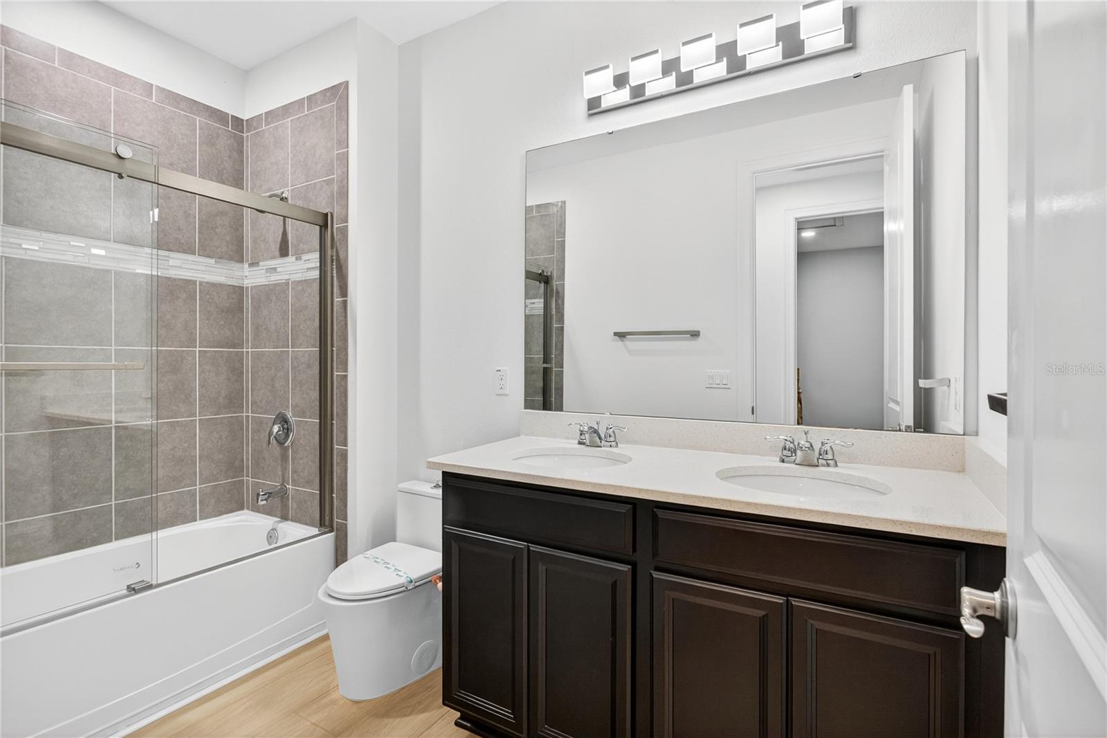 Image 70 of 100 For 16689 Broadwater Avenue