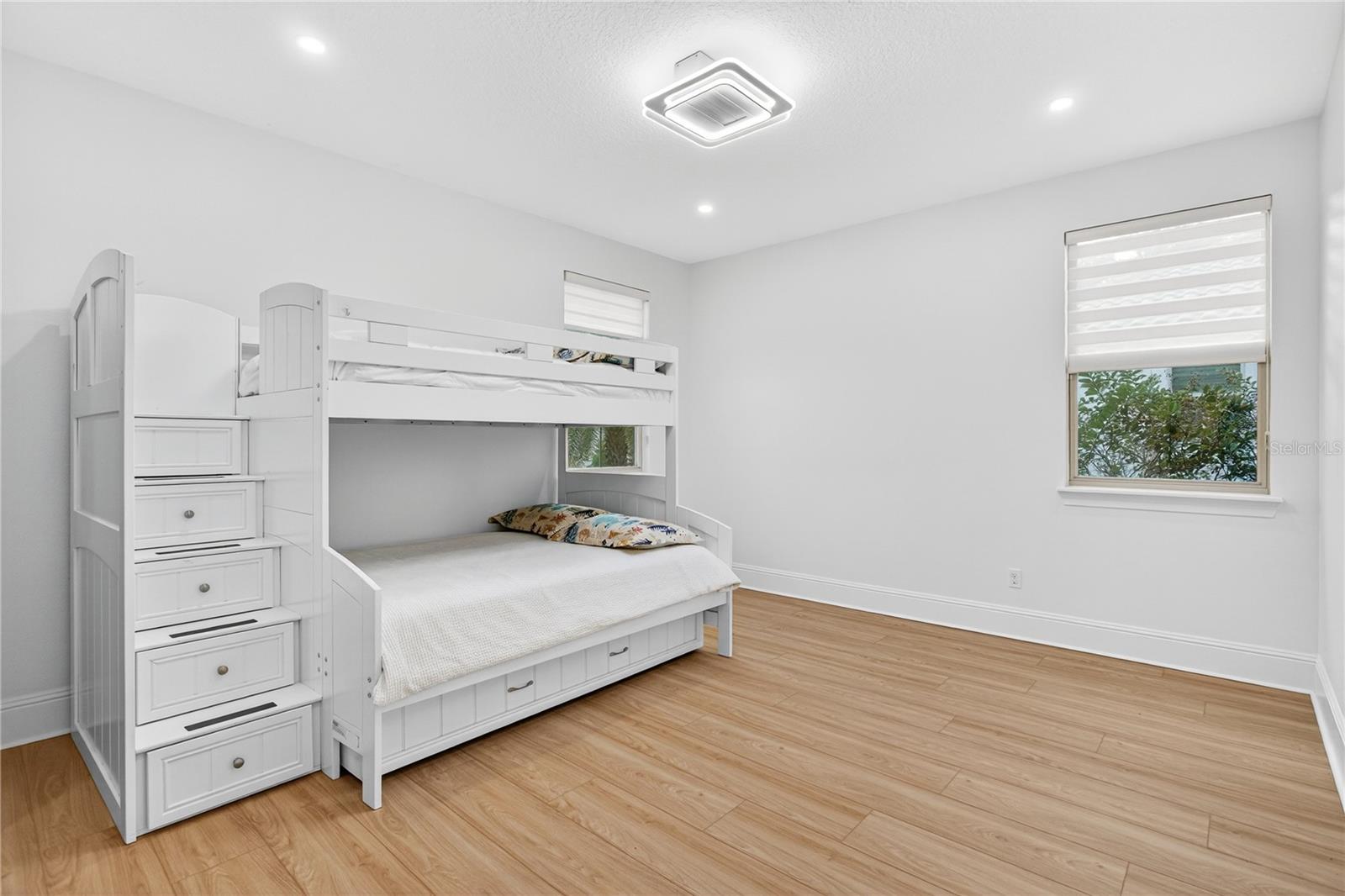 Image 72 of 100 For 16689 Broadwater Avenue