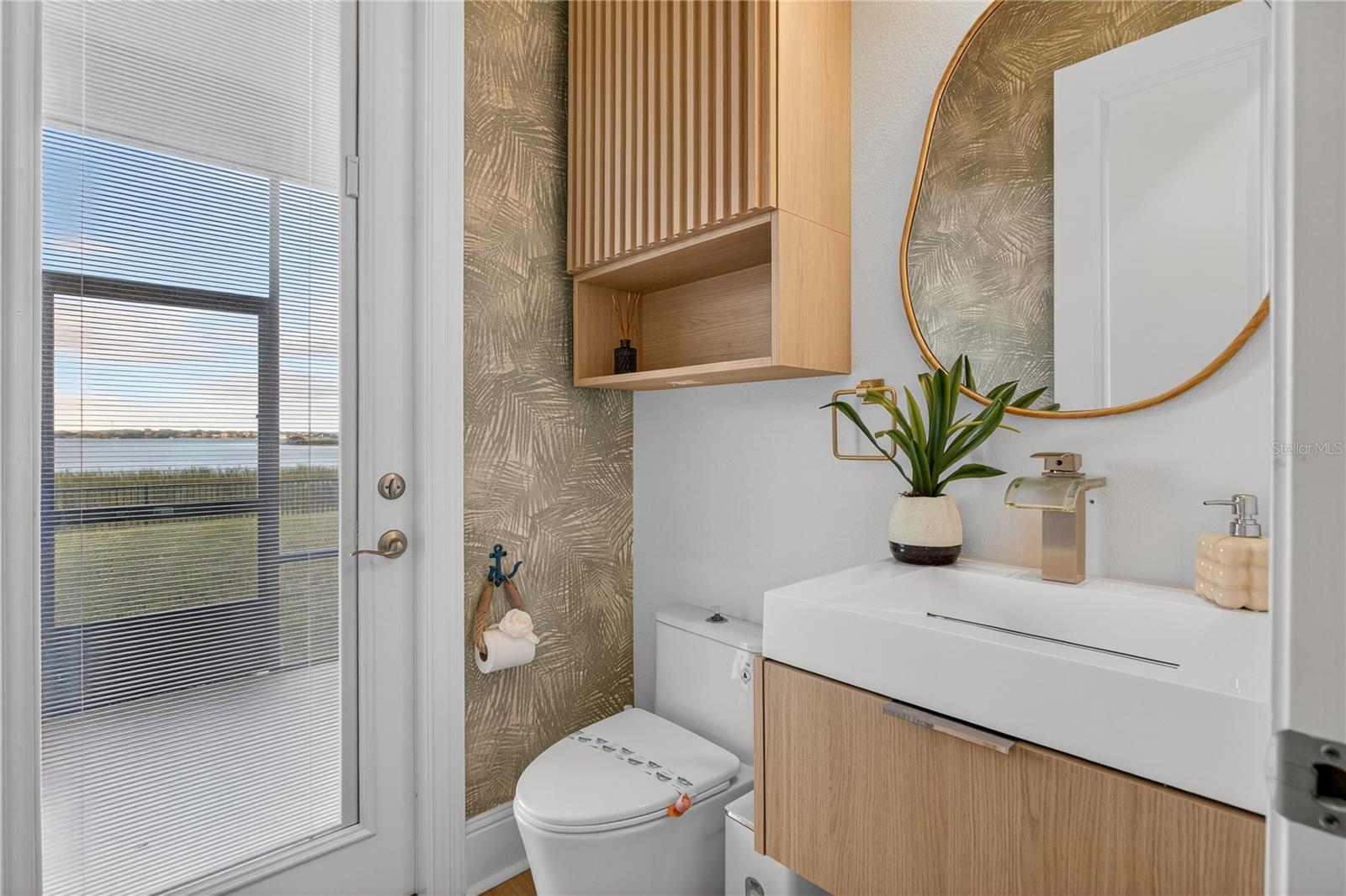 Image 81 of 100 For 16689 Broadwater Avenue