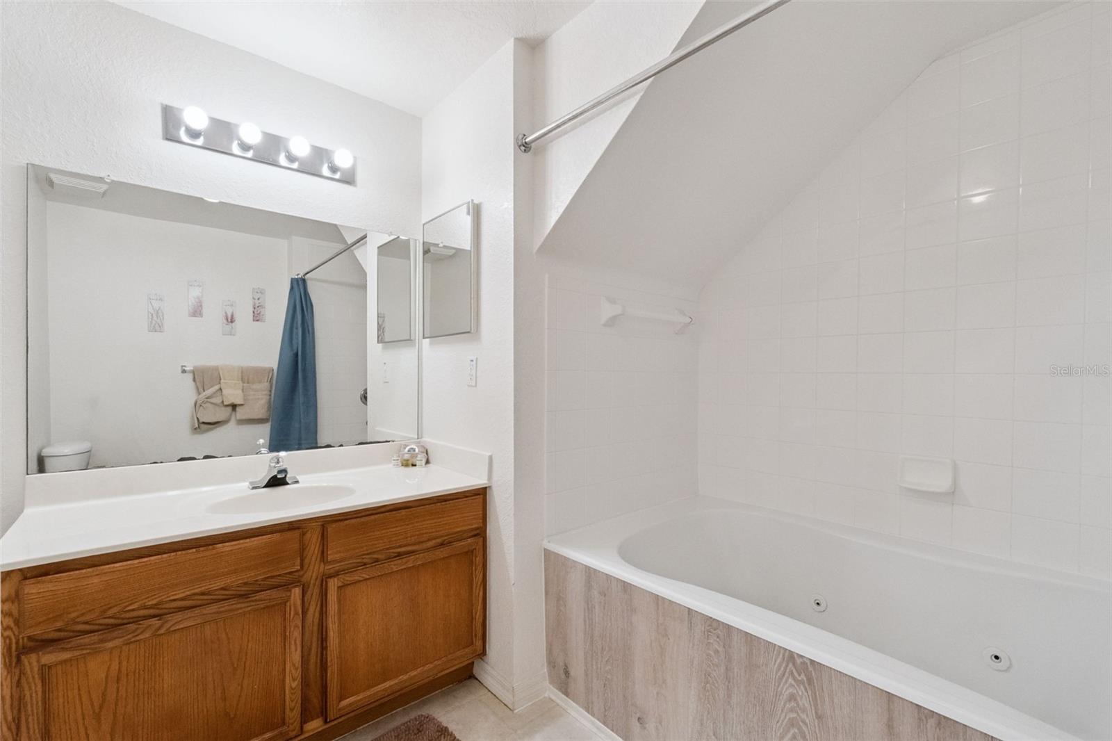 Image 18 of 59 For 2601 Gala Road S 106