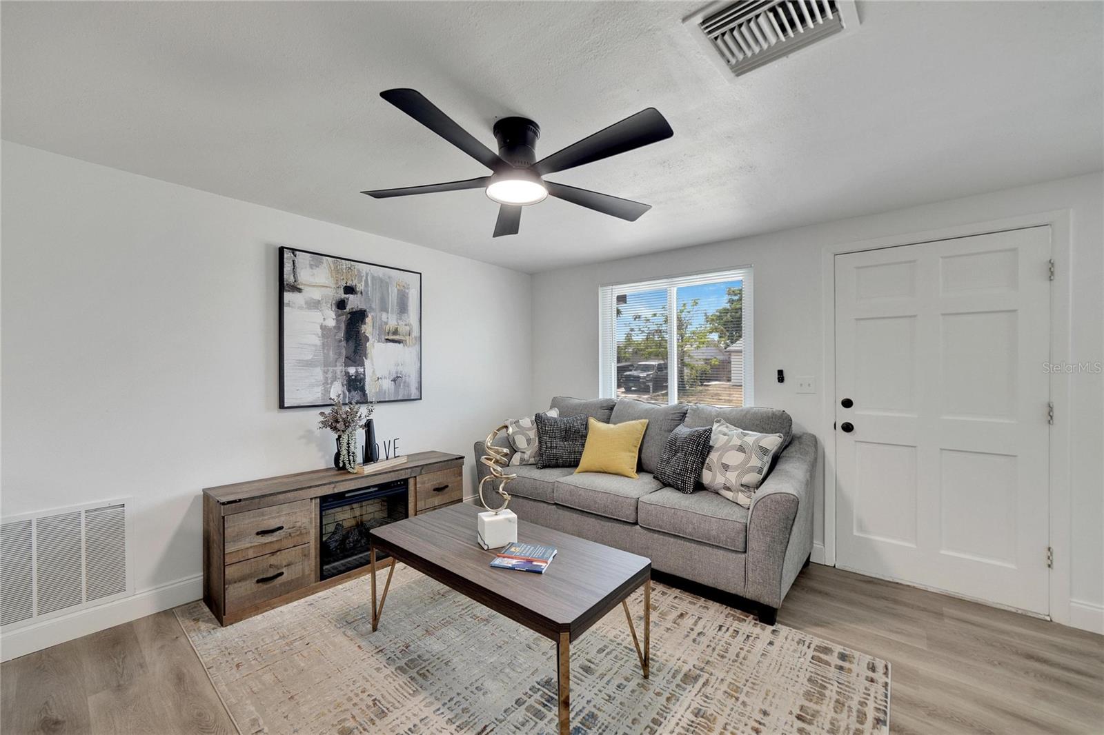 Image 12 of 66 For 11524 Newell Drive