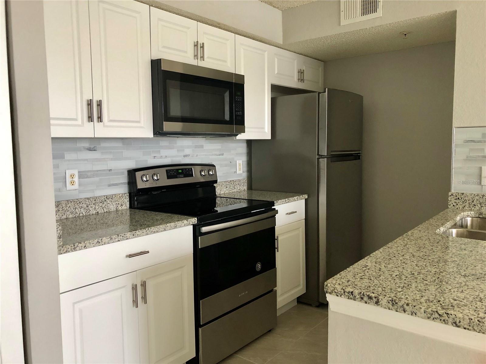 Image 6 of 17 For 2209 Antigua Place 834