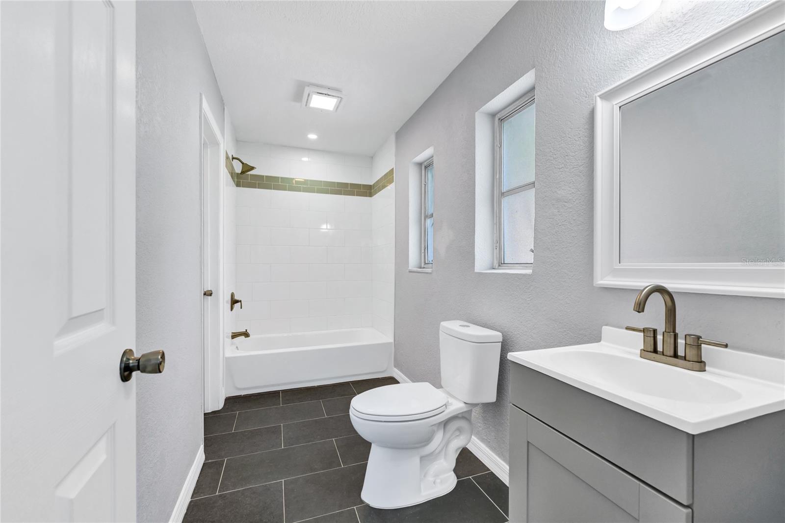 Image 4 of 14 For 2272 Kent Road