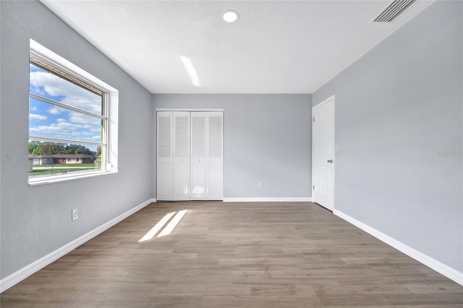 Image 7 of 14 For 2272 Kent Road