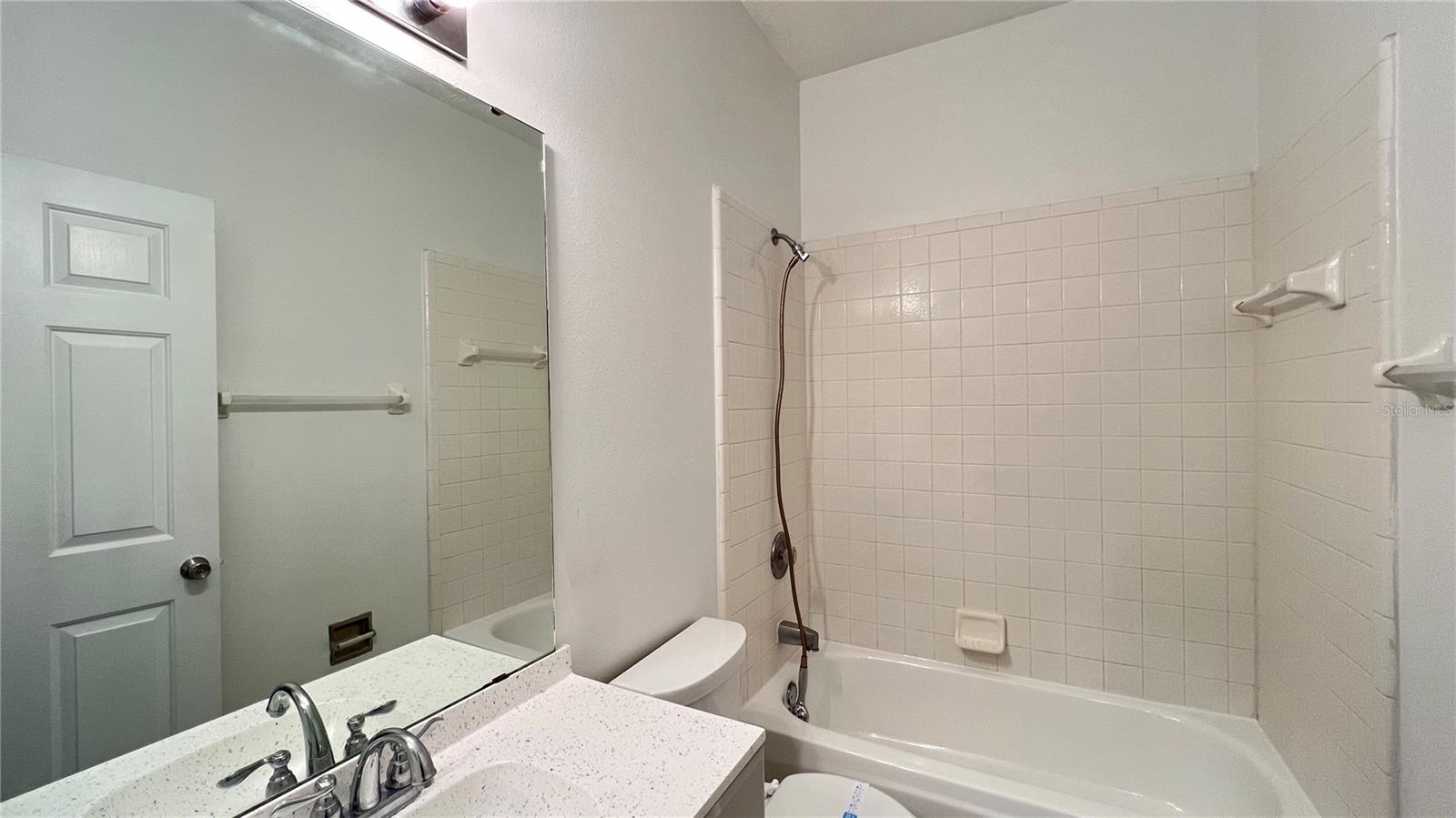 Image 19 of 31 For 123 Jaybee Avenue