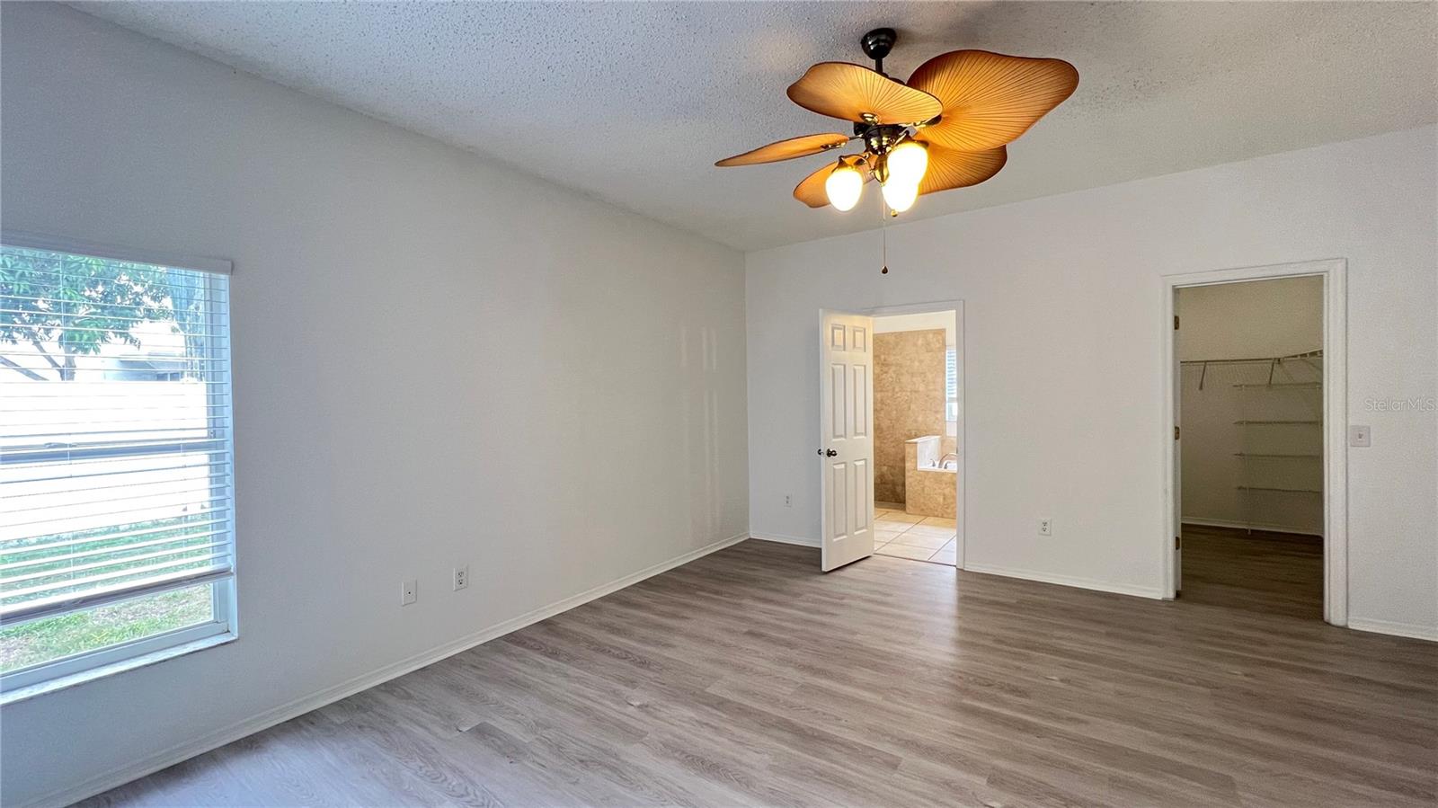 Image 22 of 31 For 123 Jaybee Avenue