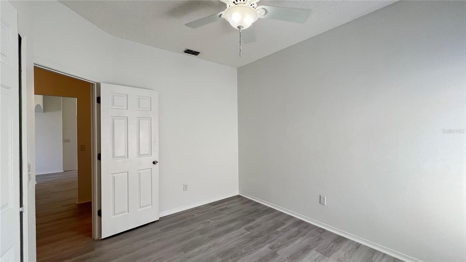 Image 32 of 40 For 123 Jaybee Avenue