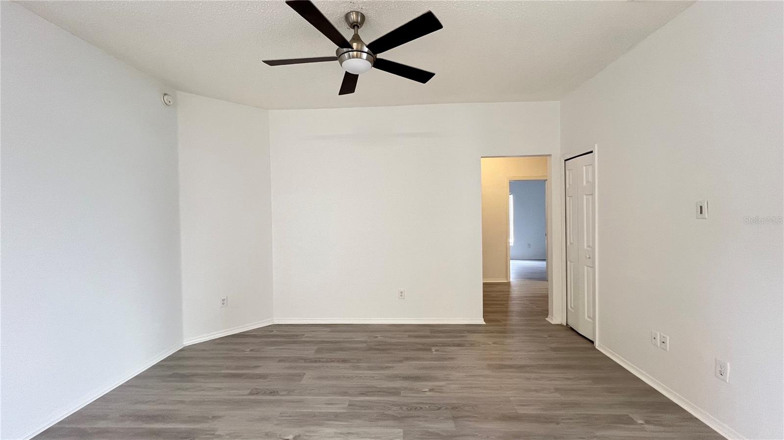 Image 8 of 31 For 123 Jaybee Avenue