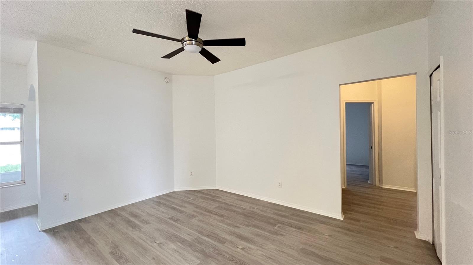 Image 9 of 31 For 123 Jaybee Avenue