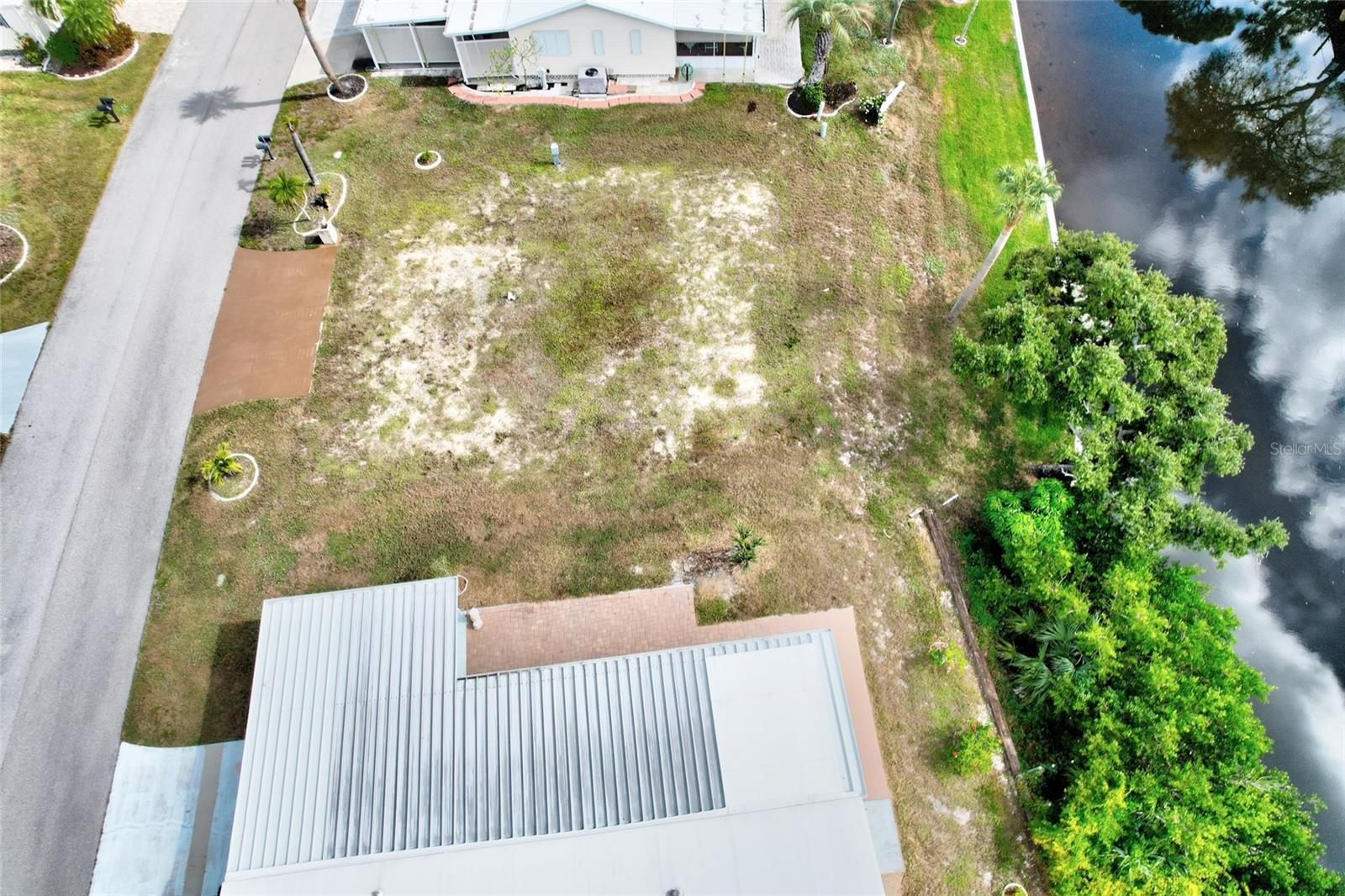 Image 5 of 12 For 65 King Arthur Drive