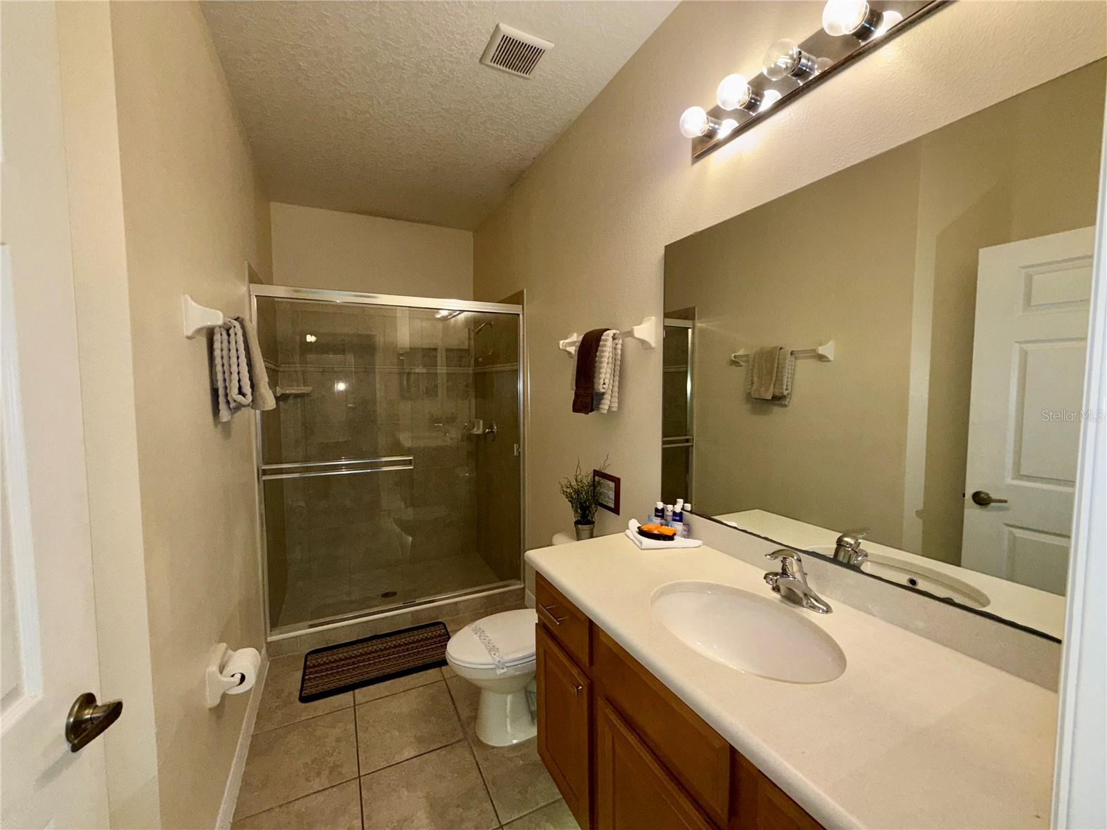 Image 11 of 12 For 2824 Oakwater Drive 2824