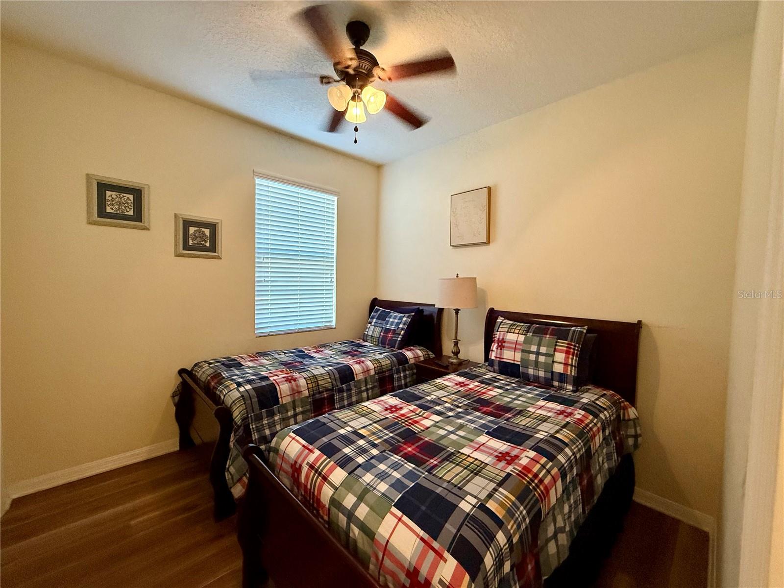 Image 7 of 12 For 2824 Oakwater Drive 2824