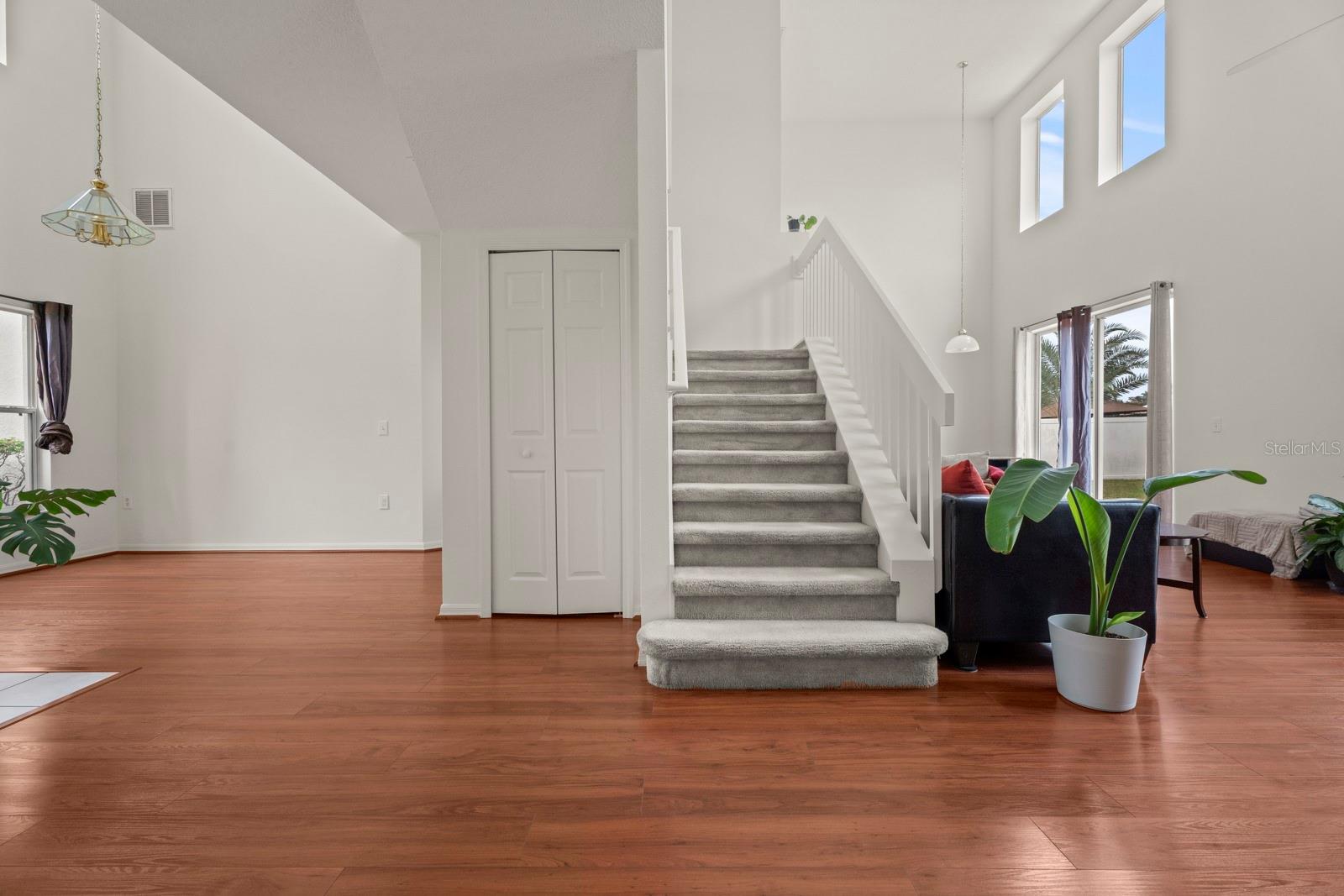 Image 11 of 41 For 1911 Michigan Court