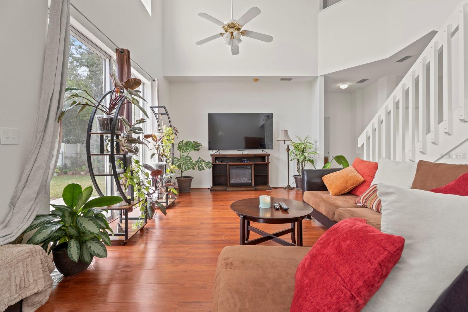 Image 15 of 41 For 1911 Michigan Court