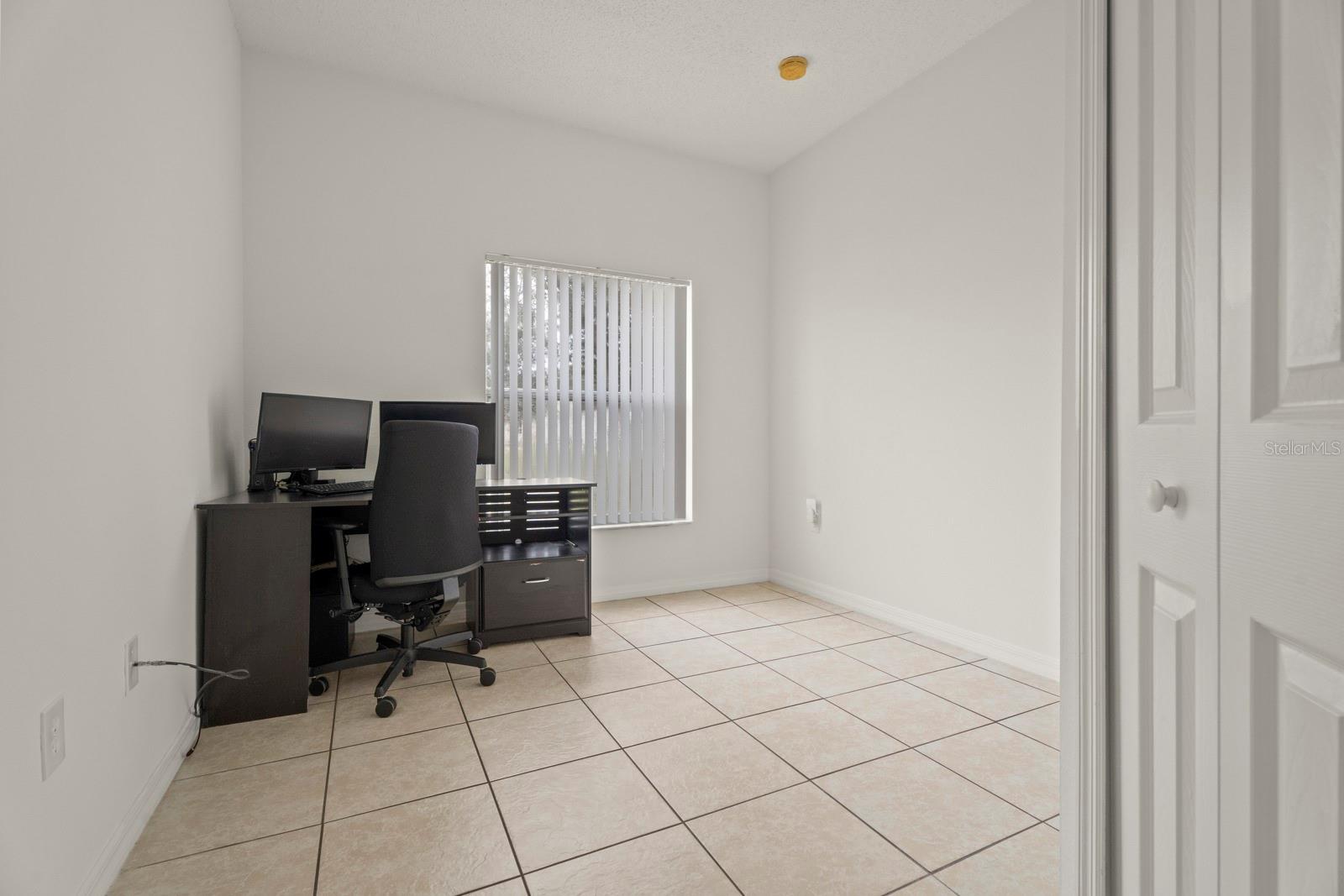 Image 27 of 41 For 1911 Michigan Court