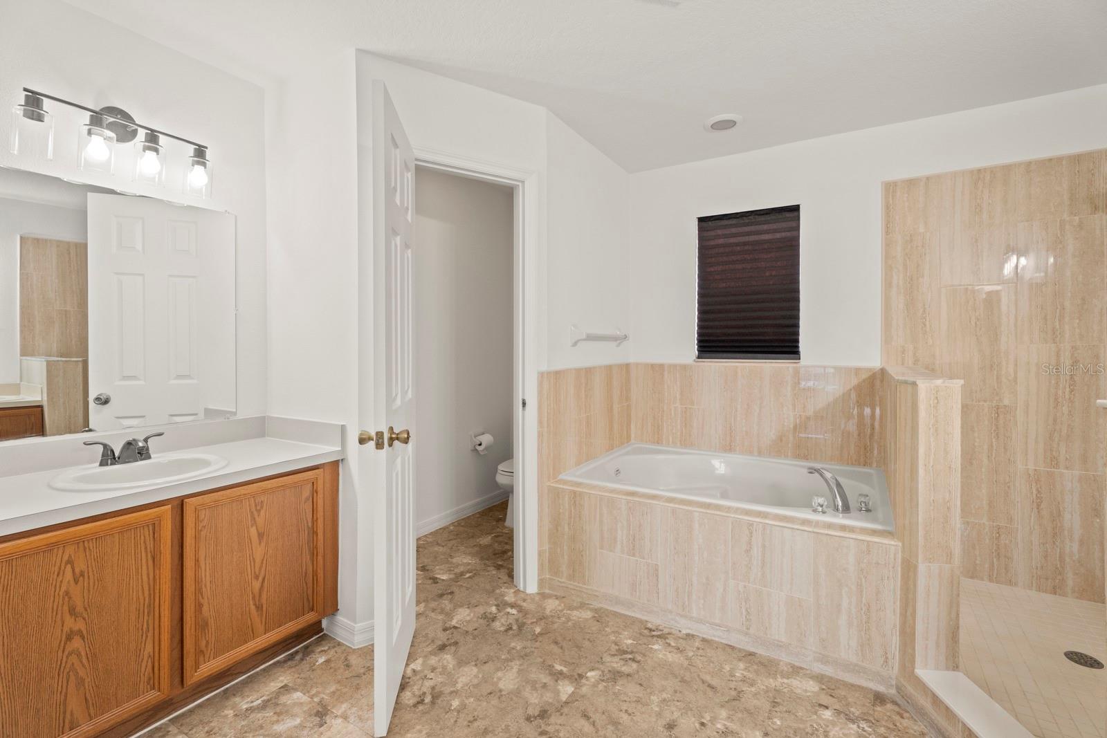 Image 34 of 41 For 1911 Michigan Court