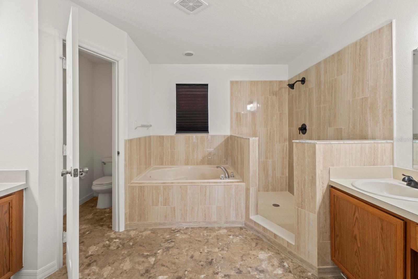 Image 35 of 41 For 1911 Michigan Court