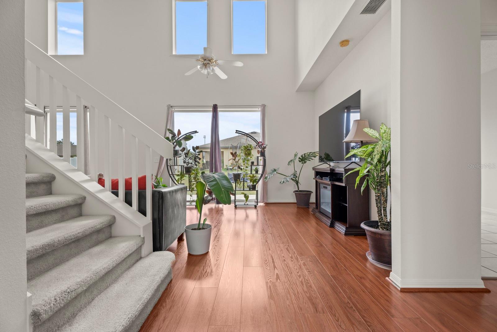 Image 9 of 41 For 1911 Michigan Court