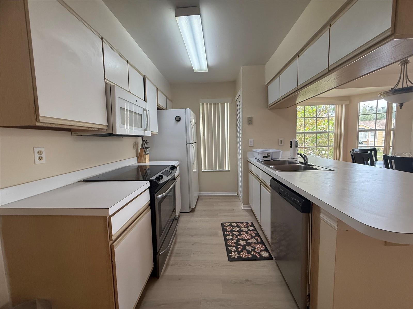 Image 7 of 25 For 2459 Sweetwater Club Circle 16