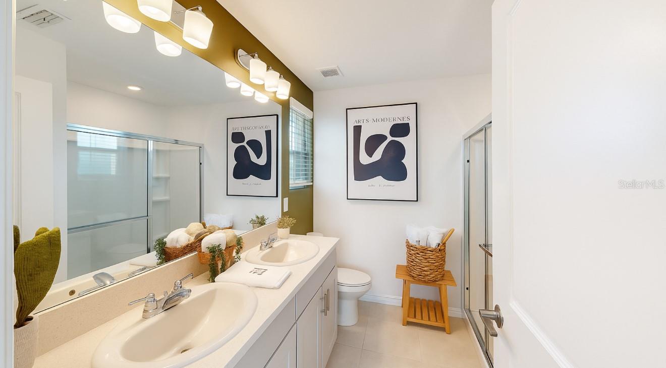 Image 12 of 14 For 2004 Viewfinder Street