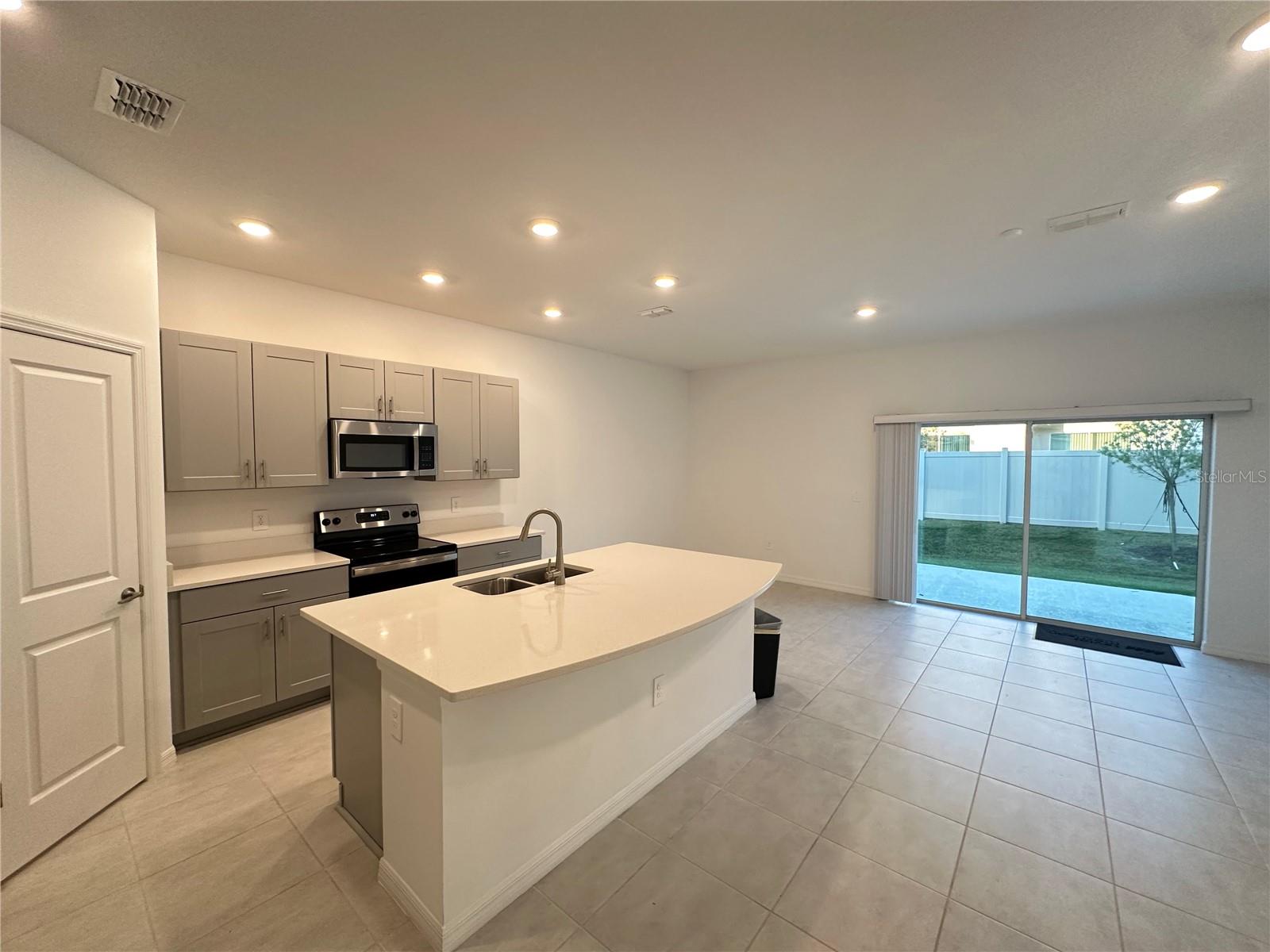 Image 7 of 26 For 2207 Portrait Street