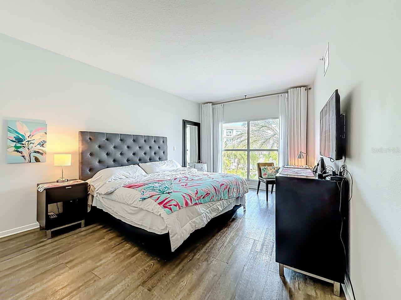 Image 13 of 42 For 225 Celebration Place 339