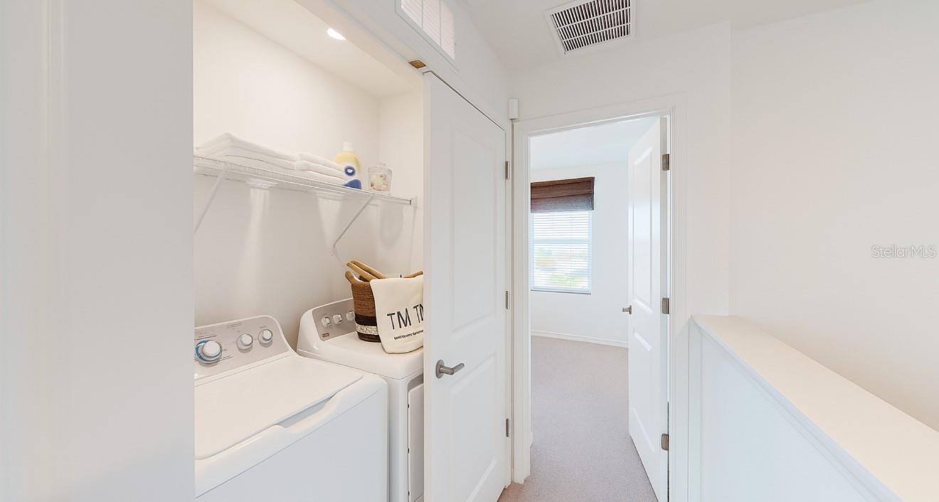 Image 13 of 38 For 2004 Viewfinder Street