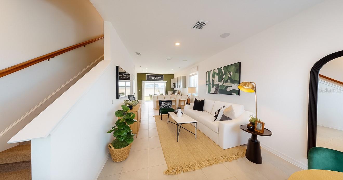 Image 7 of 38 For 2004 Viewfinder Street