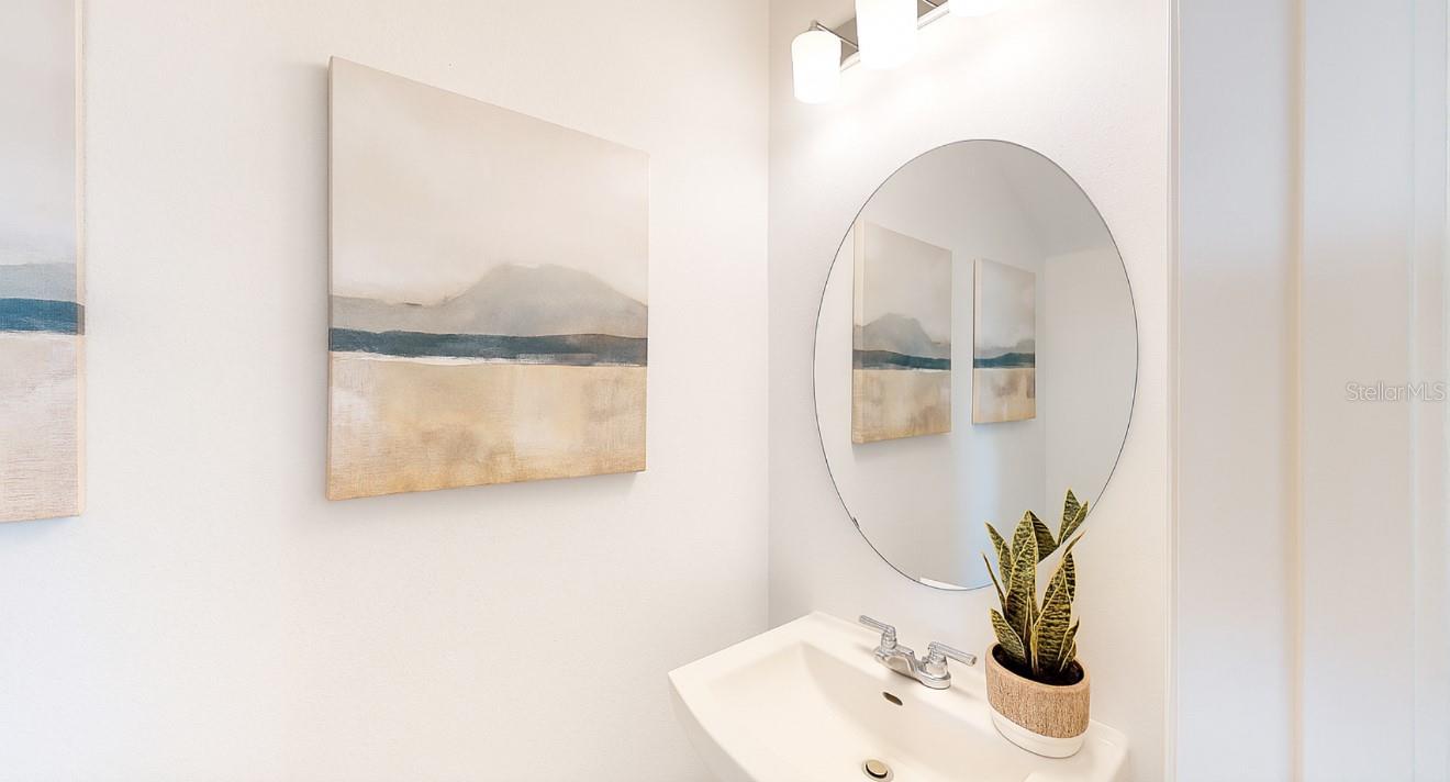 Image 8 of 38 For 2004 Viewfinder Street